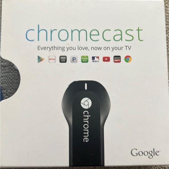 Google Chromecast 1st Generation Digital HD Media Streamer - Picture 3 of 6